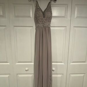 Elegant Lace Evening Gown in Gray